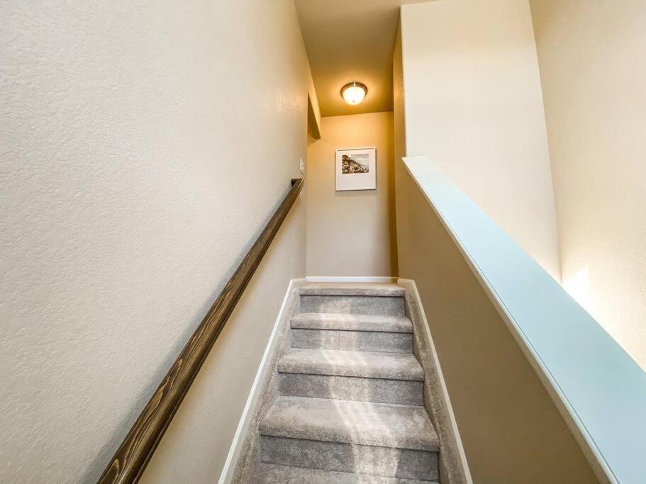 Stylish New Close To Downtown * Colorado Springs