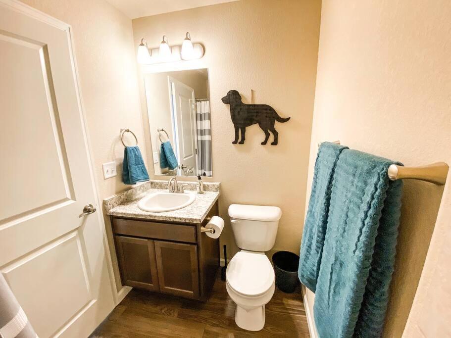 Holiday home Stylish New Close To Downtown Colorado Springs