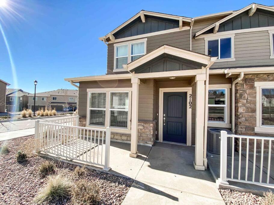 Stylish New Close To Downtown Colorado Springs
