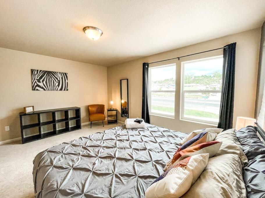 Stylish New Close To Downtown Holiday home Colorado Springs