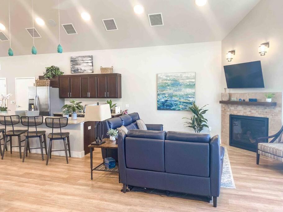 Stylish New Close To Downtown * Colorado Springs