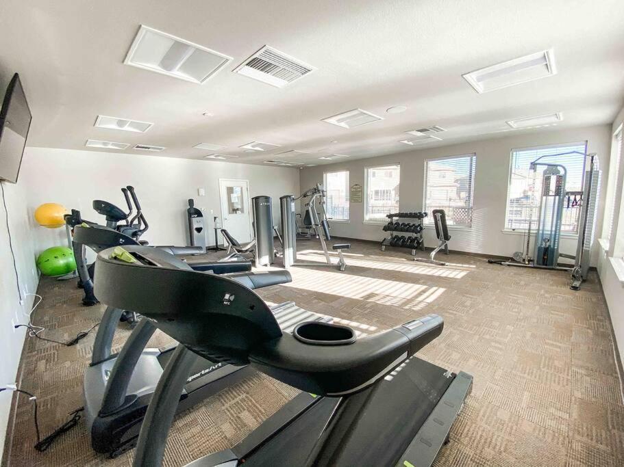 Stylish New Close To Downtown Colorado Springs