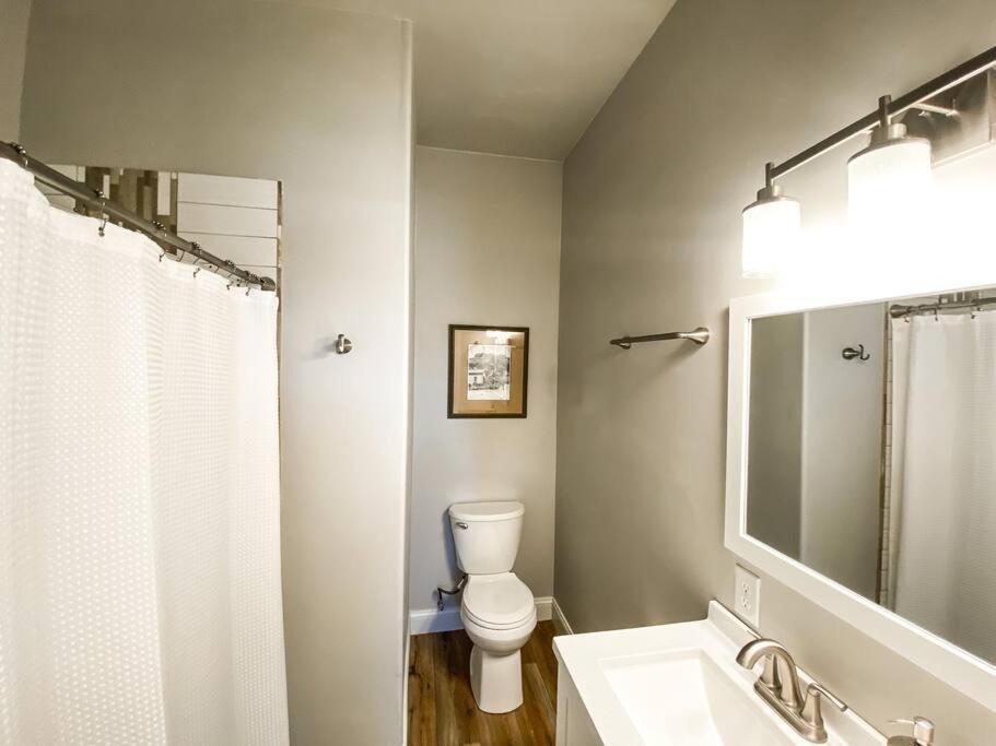 Custom Dream Home, Loft/porch, Trendy Neighborhood