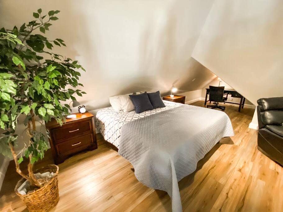 Custom Dream Home, Loft/porch, Trendy Neighborhood Colorado Springs