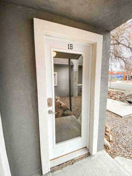 Adorable Guest Central/trendy Neighborhood Holiday home