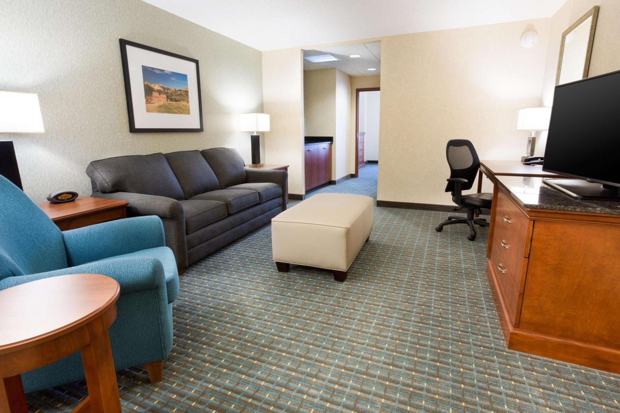 Hotel Drury & Near The Air Force Academy Colorado Springs