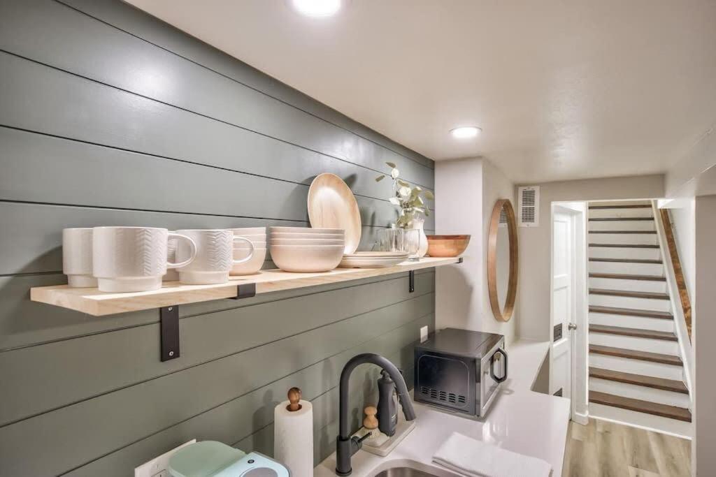 Extended & Historic Dt Basement * Colorado Springs