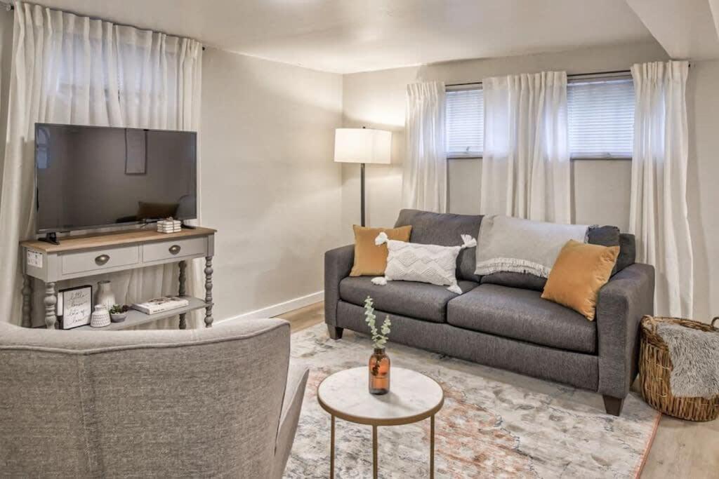 Apartment Extended & Historic Dt Basement Colorado Springs