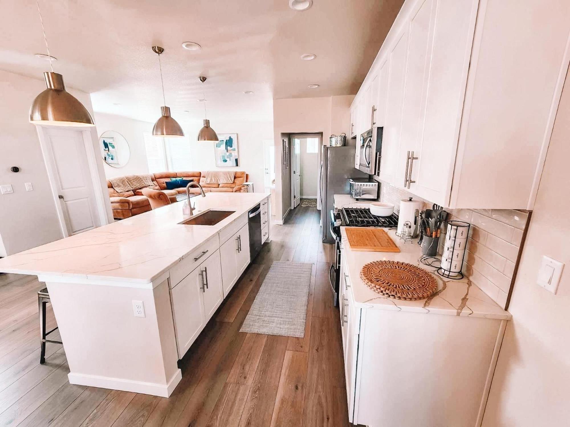 Villa Pet Friendly W/3 Masters With En-suite Full Bathrooms/sleeps 11+ Colorado Springs