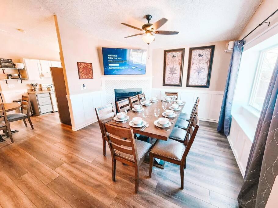 Pet Friendly/3 King Beds/mins To Airport *