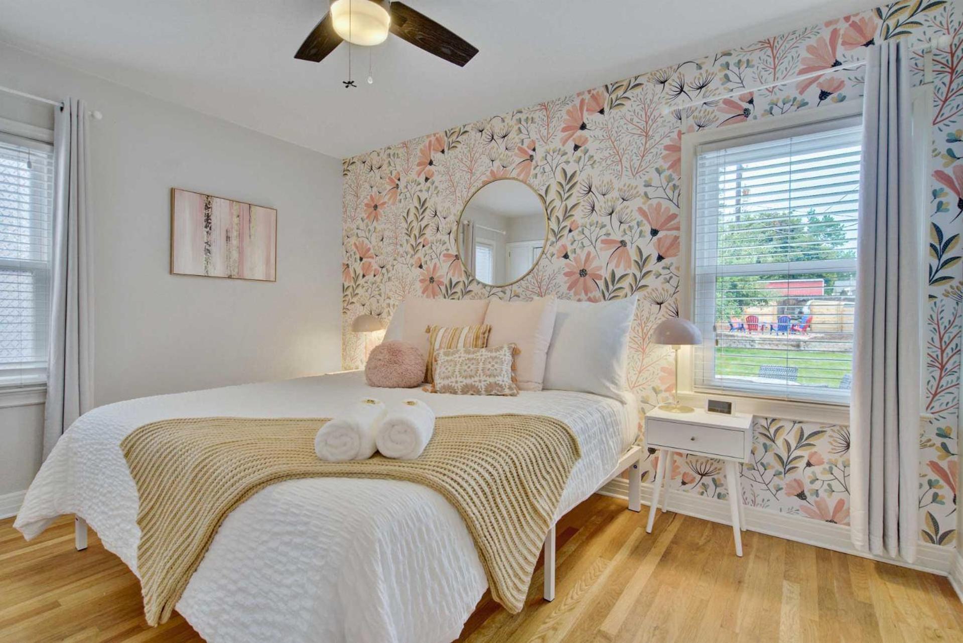 Sheridan Wildflower - Premier Spot Workcation Hub Holiday home Colorado Springs