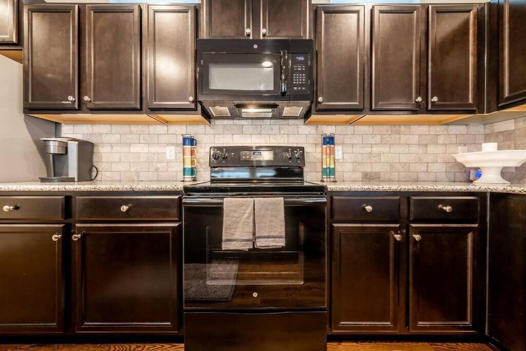 Pioneer Retreat - Downtown High-end Haven * Colorado Springs