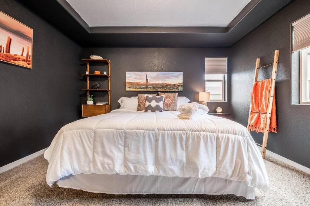Pioneer Retreat - Downtown High-end Haven Holiday home