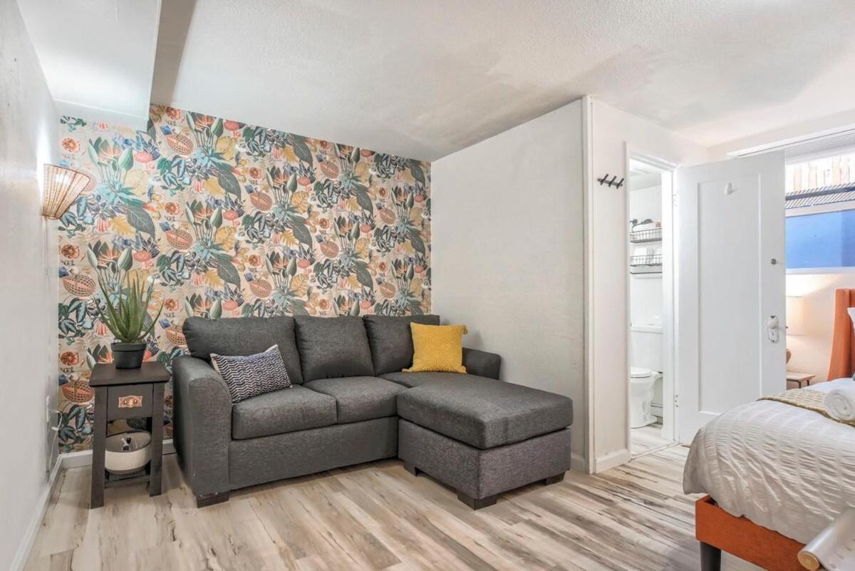 Pikes Escape - Downtown Workcation 4k Roku Apartment *
