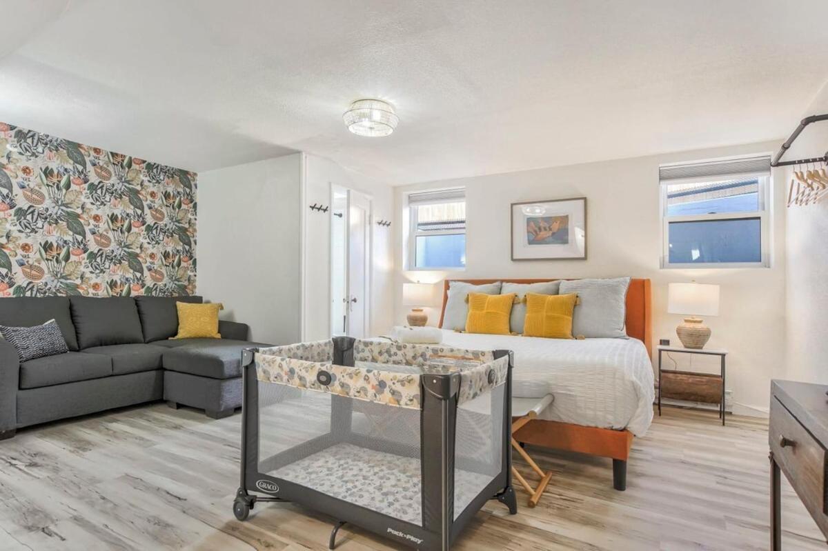 Apartment Pikes Escape - Downtown Workcation 4k Roku *