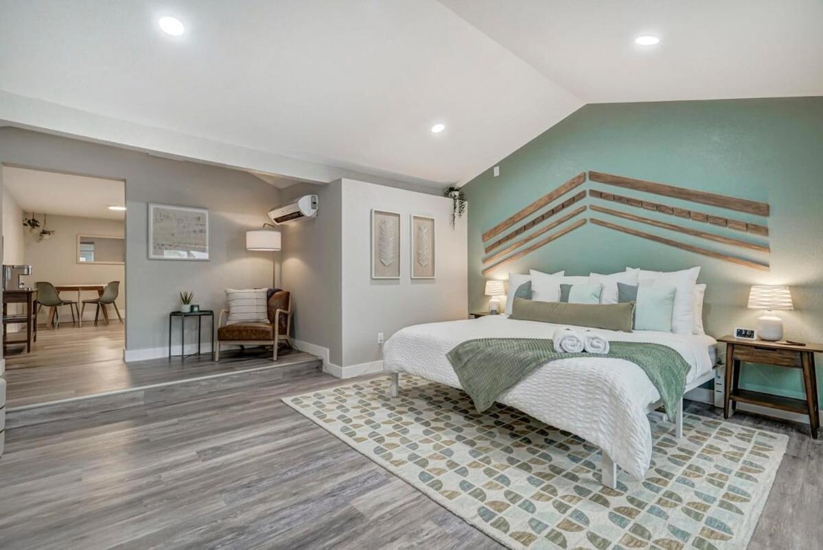 Institute Charm - Near Hotspots King Sleek * Colorado Springs
