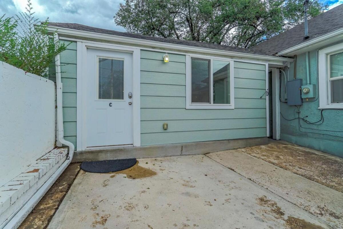 Institute Charm - Near Hotspots King Sleek Holiday home *