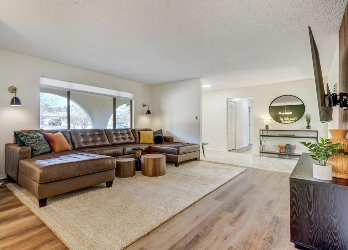 Holiday home Evergreen Luxe - Hot Tub Gaming Haven Big Groups *