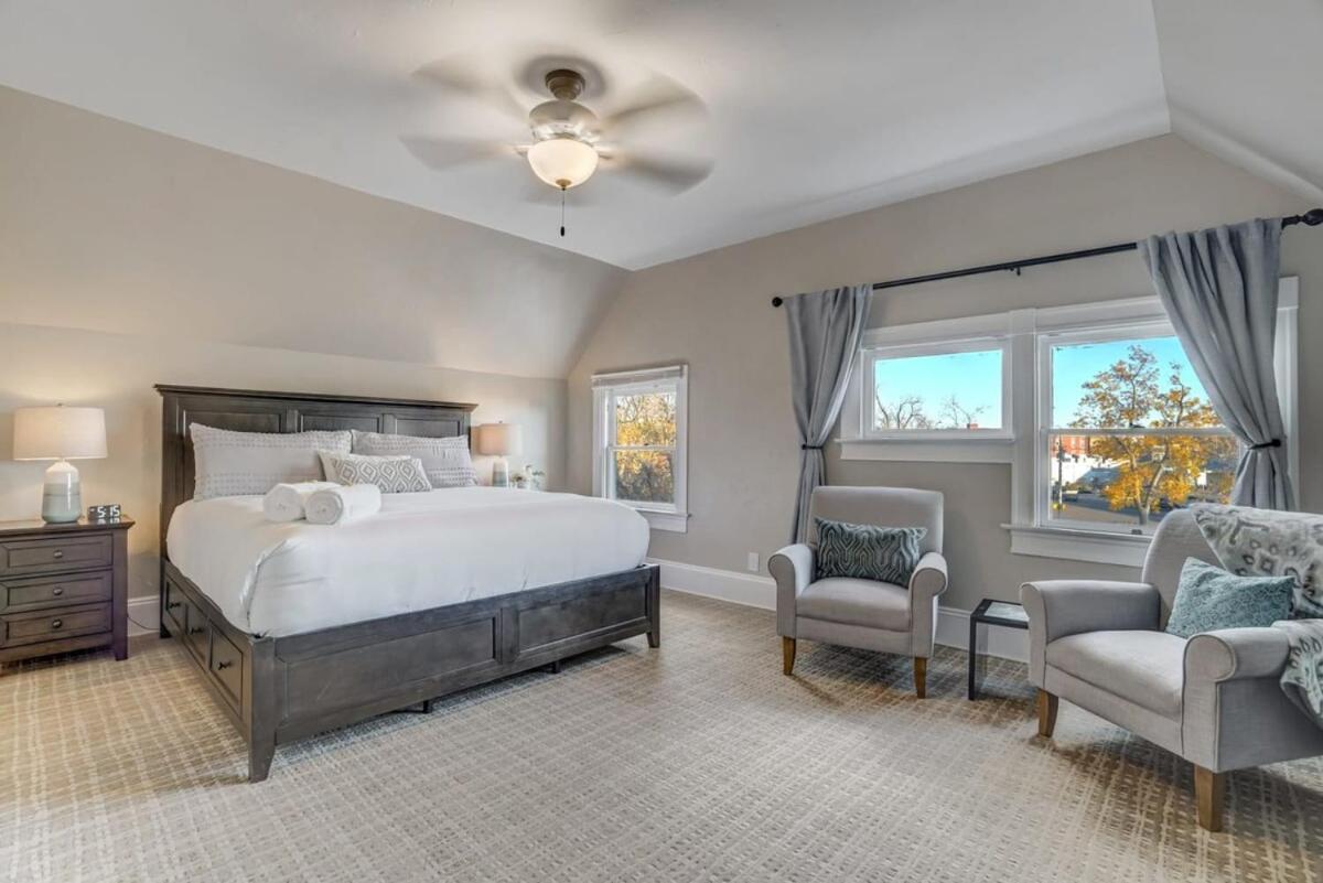 Apartment Crescent Penthouse - Downtown Hot Tub Golf Foos *