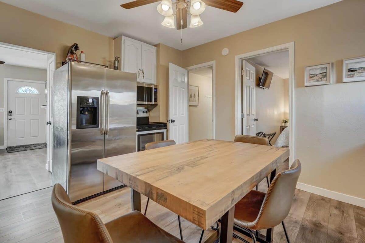 Holiday home * Colorado Draft House * Smart Tvs * Self Entry *
