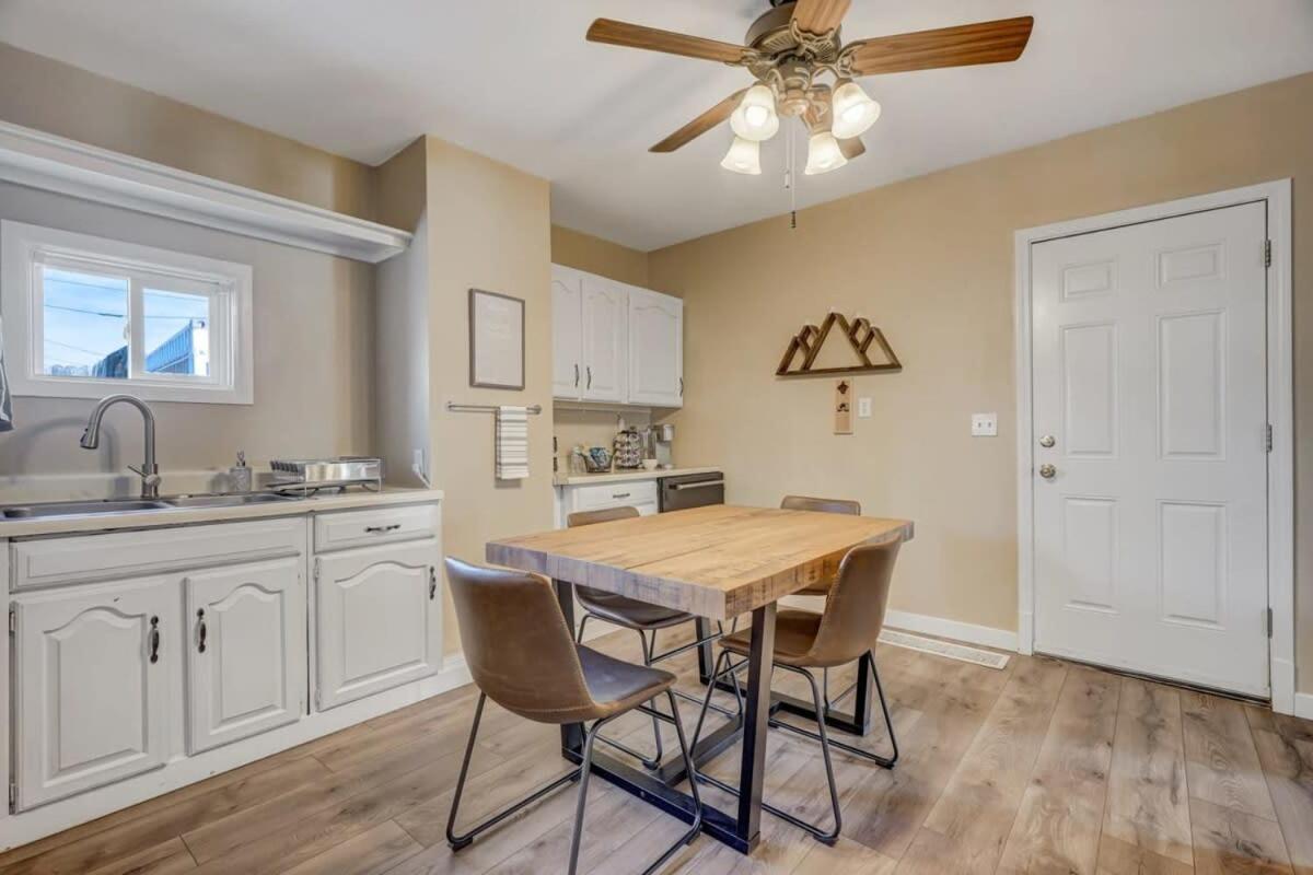* Colorado Draft House * Smart Tvs * Self Entry * Colorado Springs