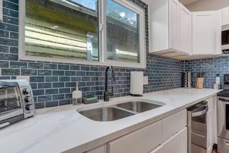 Holiday home Centralac*smart Tvs*firepit*bbq*king*fullkitchen Colorado Springs