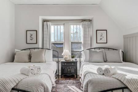 Noble Mansion 7 Bedrooms W Hot Tub Firepit & Bbq