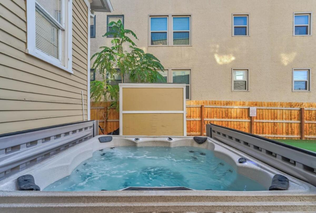 Crescent Mansion - Golf Hot Tub Bbq Skyline Views Holiday home Colorado Springs