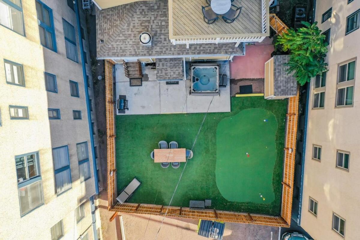 Crescent Mansion - Golf Hot Tub Bbq Skyline Views Holiday home
