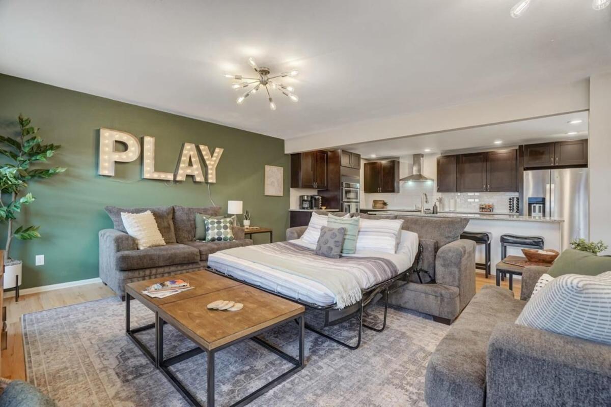 Pickleball Palace Courts & Games & Hot Tub & Bbq * Colorado Springs