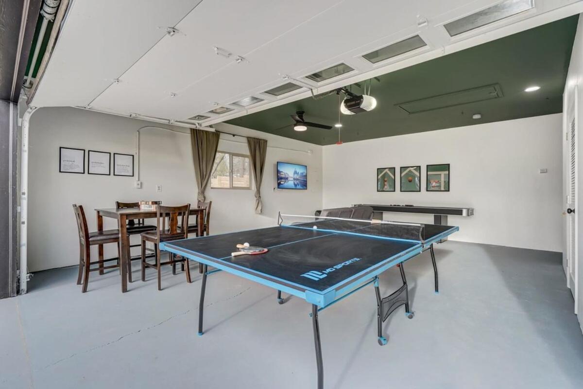 Pickleball Palace Courts & Games & Hot Tub & Bbq *