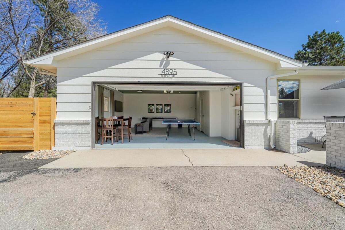 Pickleball Palace Courts & Games & Hot Tub & Bbq Holiday home *
