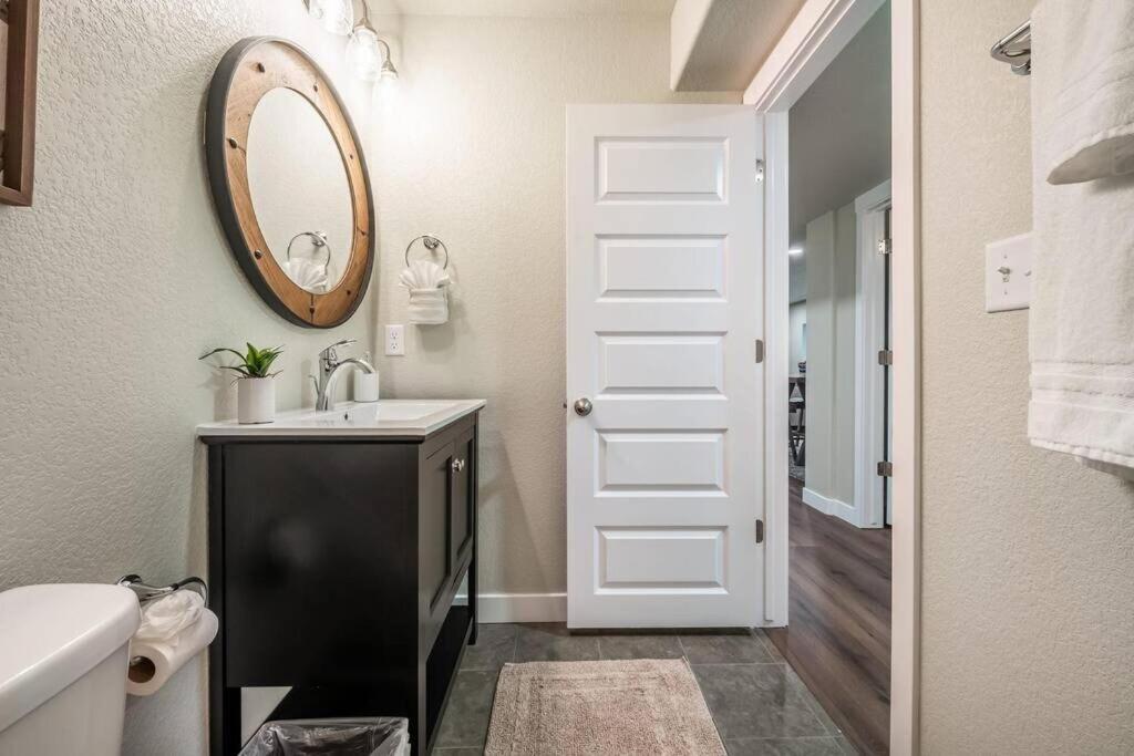 Pioneer Retreat - Downtown High-end Haven Holiday home