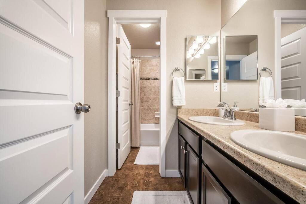 Pioneer Retreat - Downtown High-end Haven *