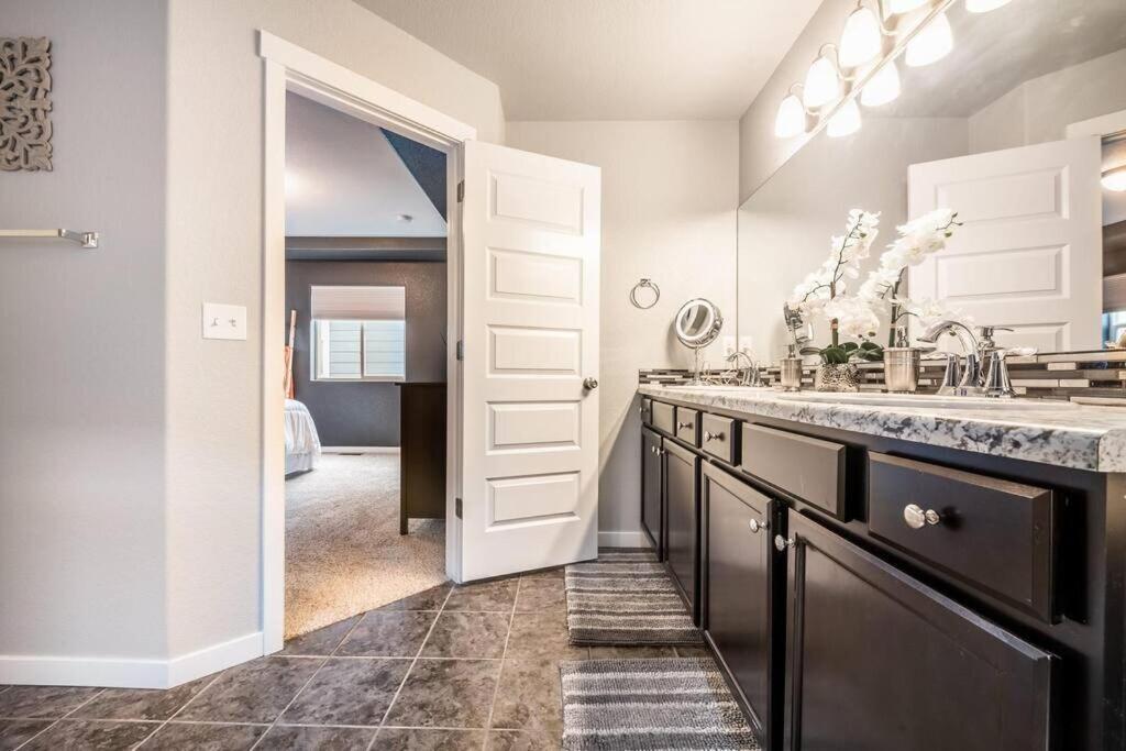 Pioneer Retreat - Downtown High-end Haven * Colorado Springs