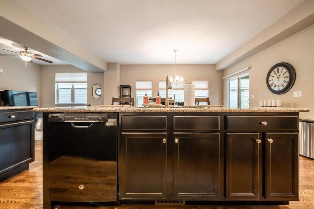 Pioneer Retreat - Downtown High-end Haven Colorado Springs
