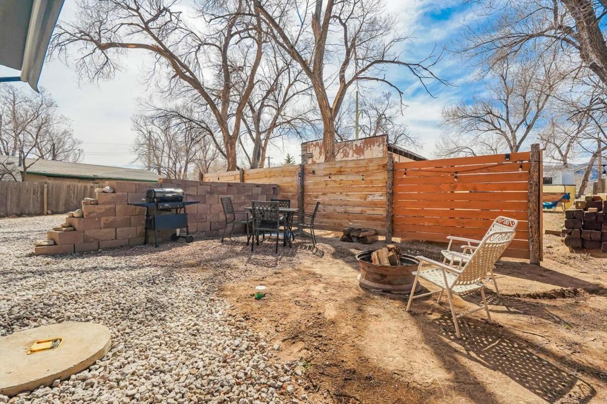 Red Rock Puma - Glamping Bbq Fire Pit *