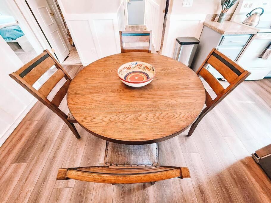 Pet Friendly/3 King Beds/mins To Airport * Colorado Springs