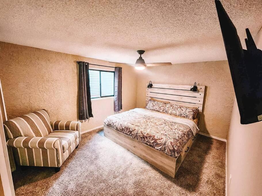 Pet Friendly/3 King Beds/mins To Airport