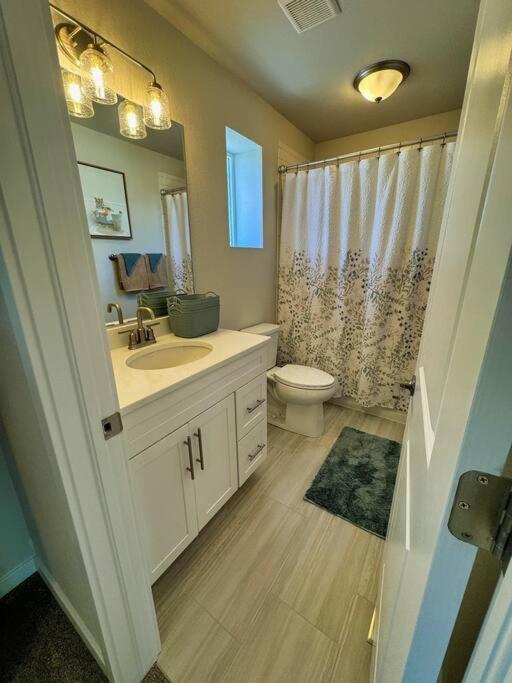 Pet Friendly W/3 Masters With En-suite Full Bathrooms/sleeps 11+ Villa