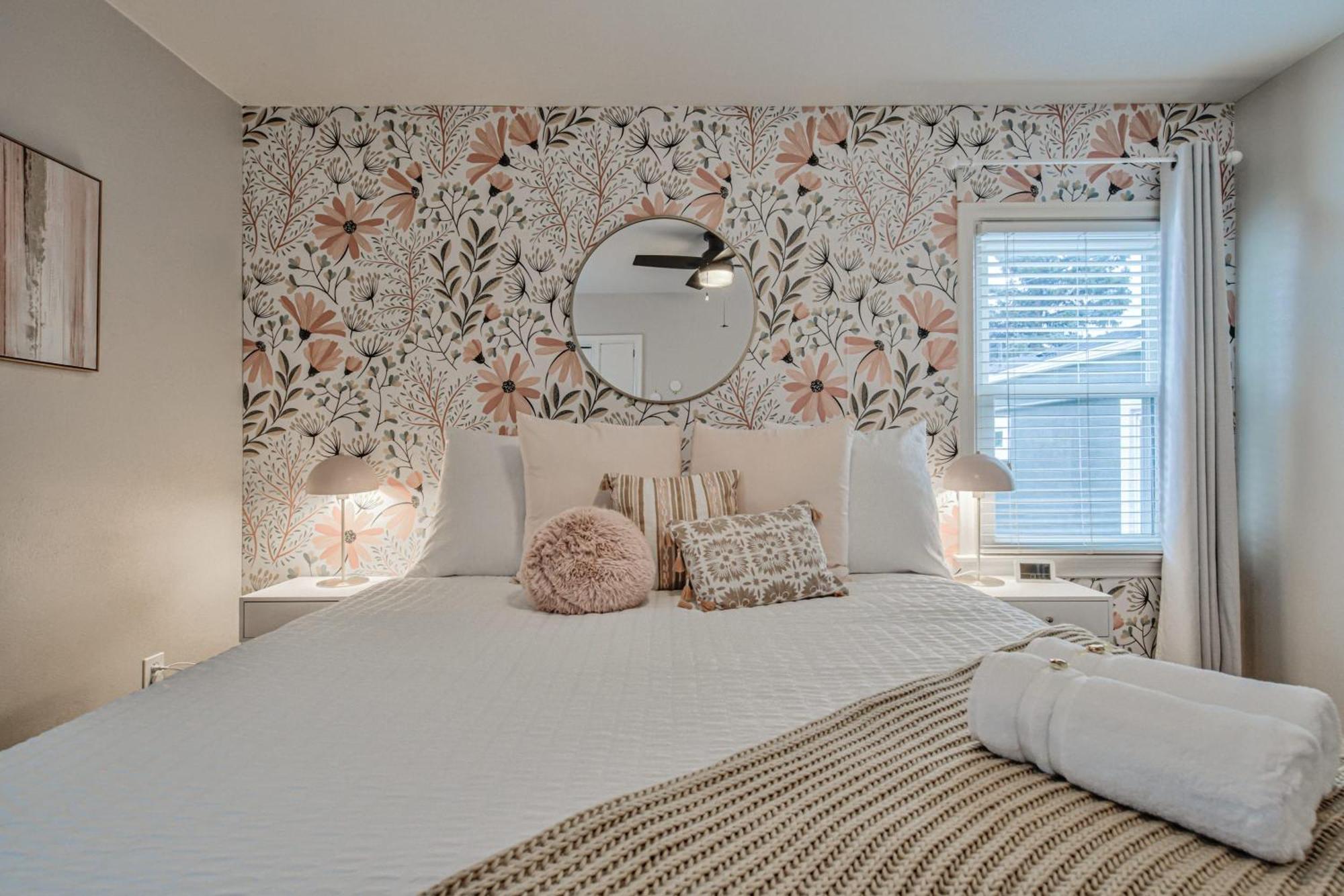 Sheridan Wildflower - Premier Spot Workcation Hub *