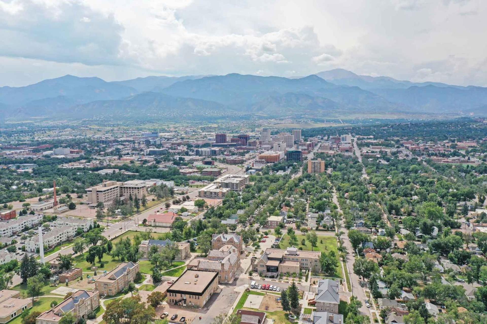 Sheridan Wildflower - Premier Spot Workcation Hub * Colorado Springs