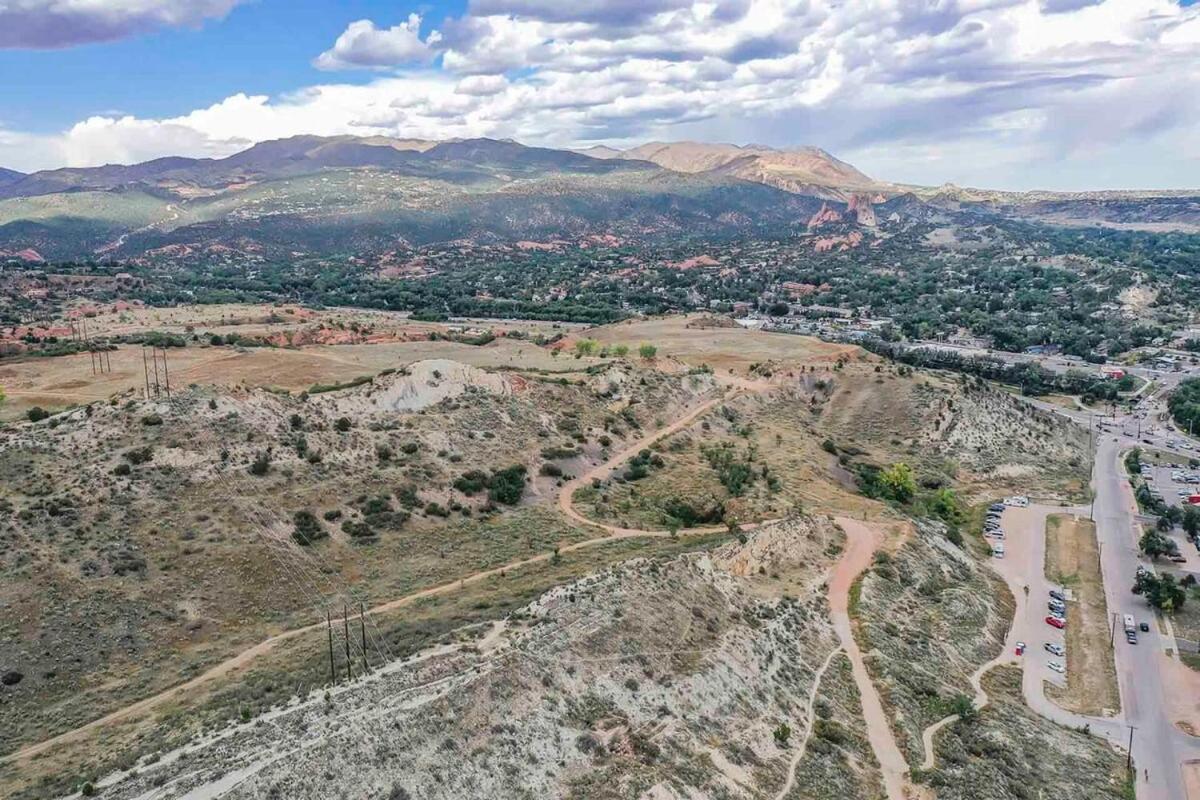 Red Rock - Patio Paradise Hiking Trails *