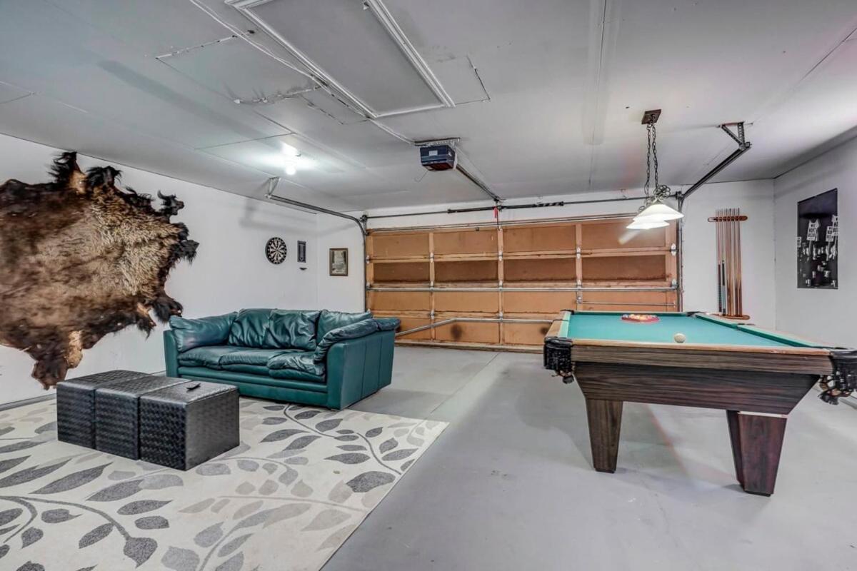 Pikes Peak Pool Hall - Near Spots Bbq Fire Pit * Colorado Springs
