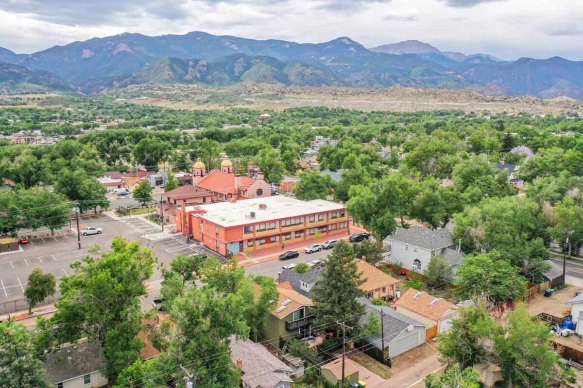 Pikes Peak Pool Hall - Near Spots Bbq Fire Pit Holiday home Colorado Springs