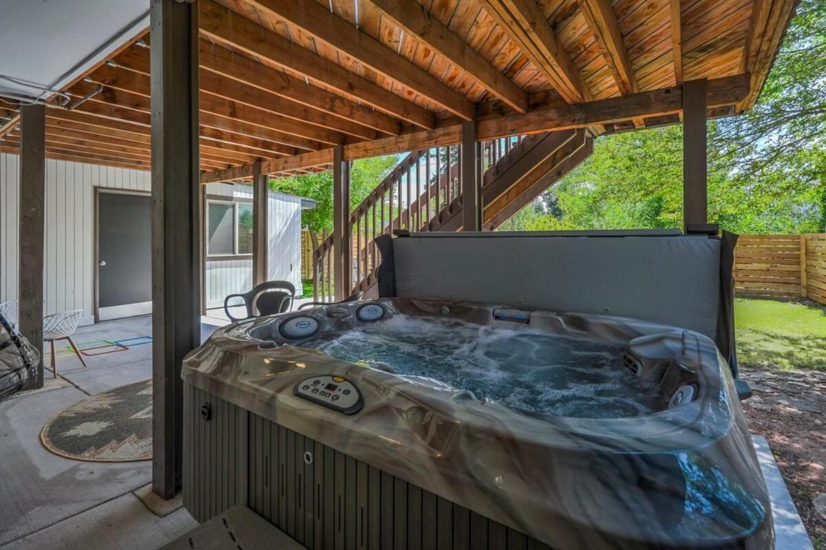 Lion - Prime Spot Game Hot Tub Fire Pit Holiday home