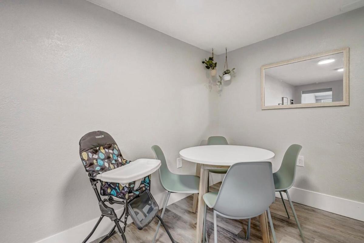 Institute Charm - Near Hotspots King Sleek Holiday home *