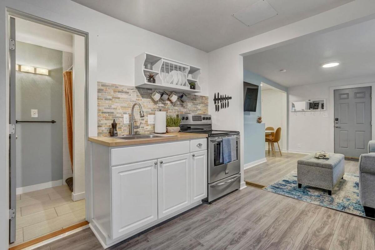 Euro - Walkable Location Scenic Views *