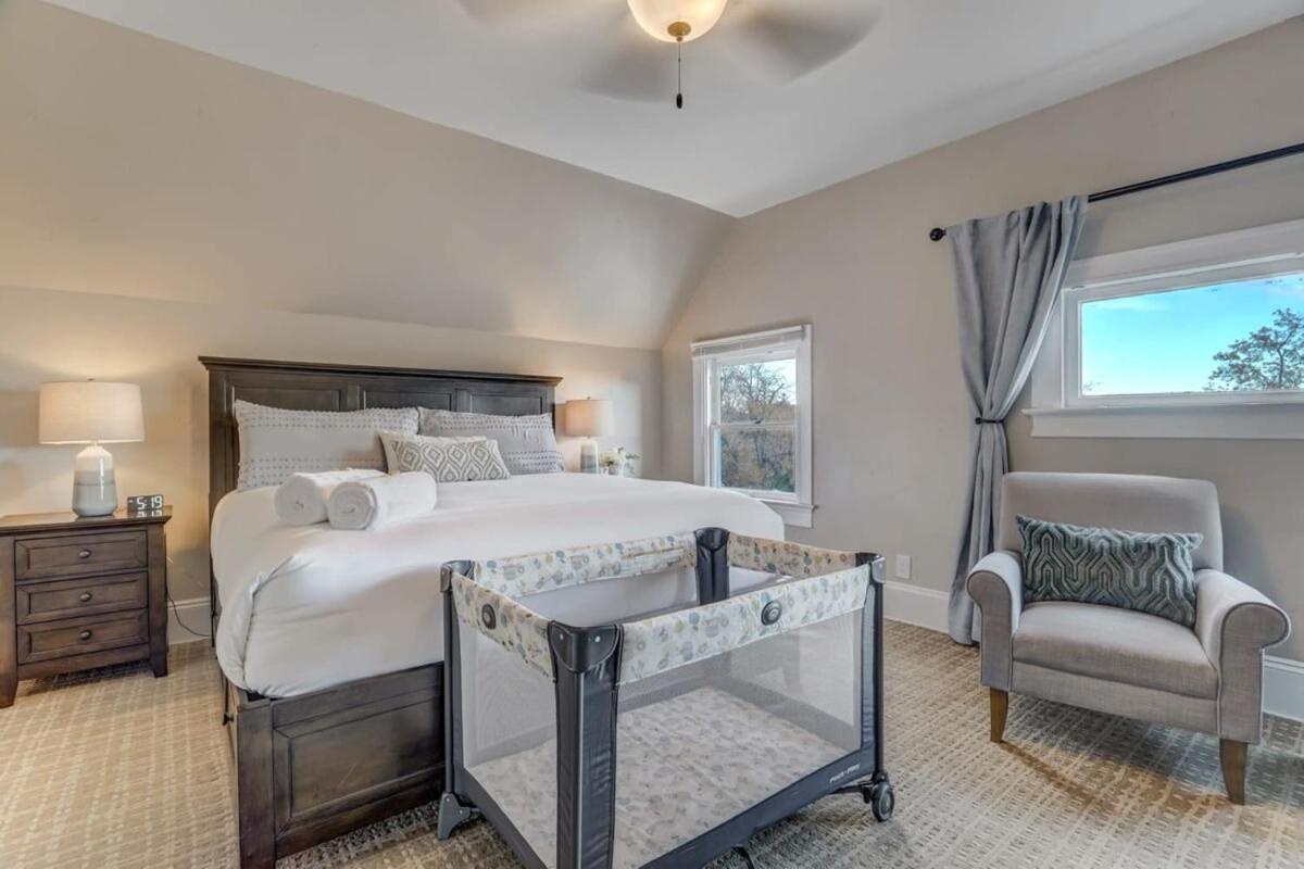 Crescent Penthouse - Downtown Hot Tub Golf Foos Apartment *