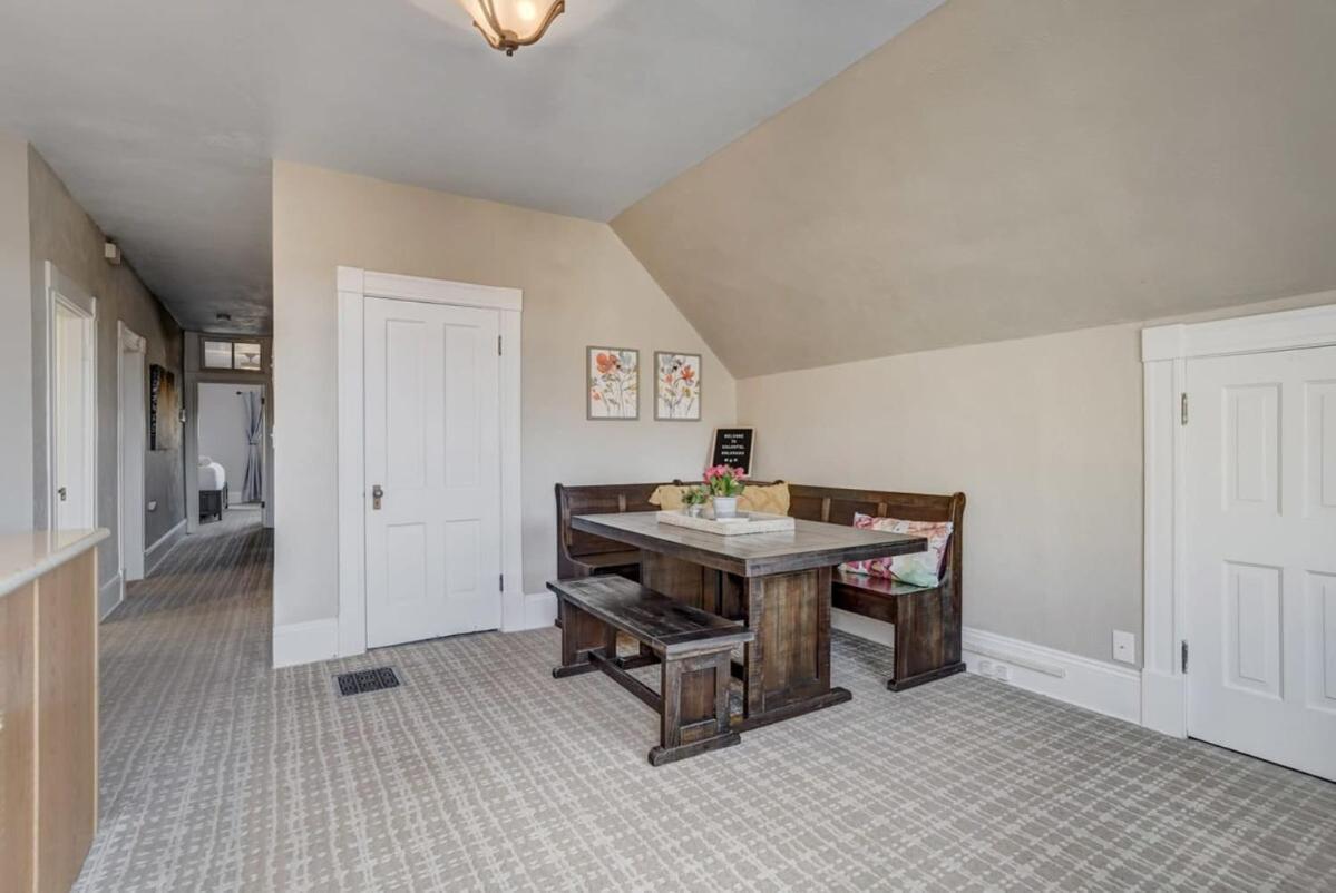 Apartment Crescent Penthouse - Downtown Hot Tub Golf Foos Colorado Springs